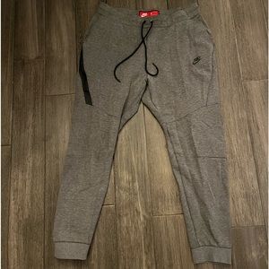 Nike Men’s Large grey
